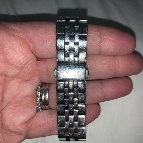 Michael Kors Chronograph Mother of Pearl Watch - Picture 4 of 5